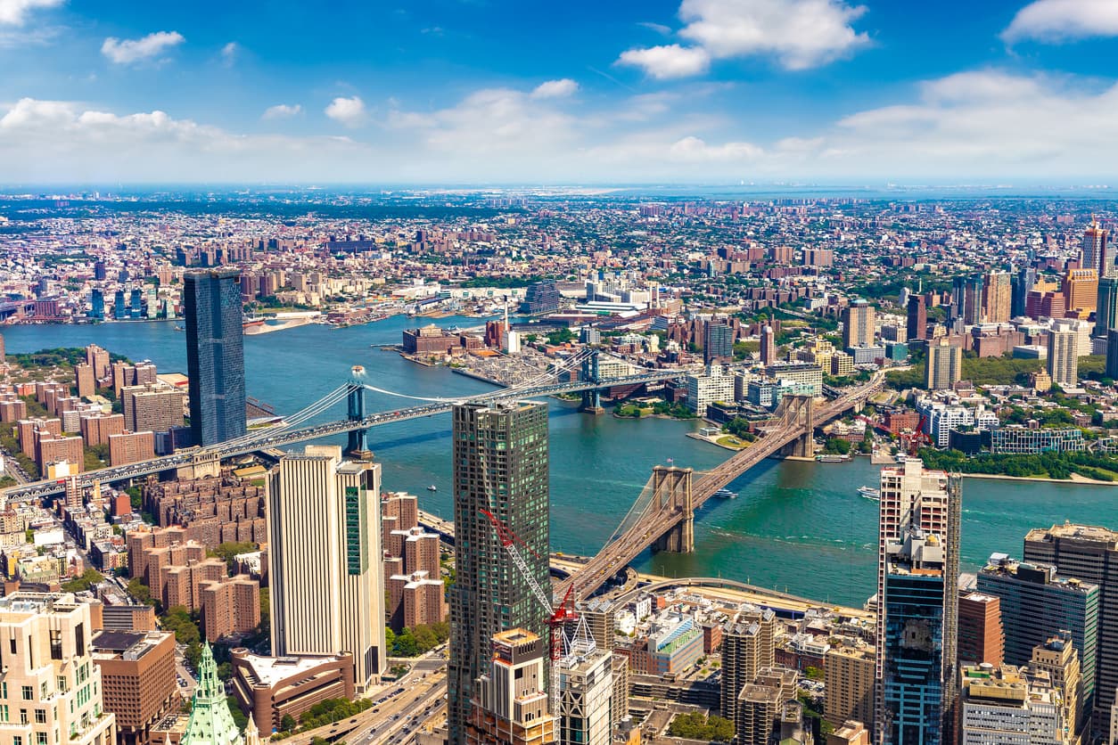 2022 NYC real estate forecast: Buyers look over their shoulders, sellers wait for prices to rise, renters catch a break 