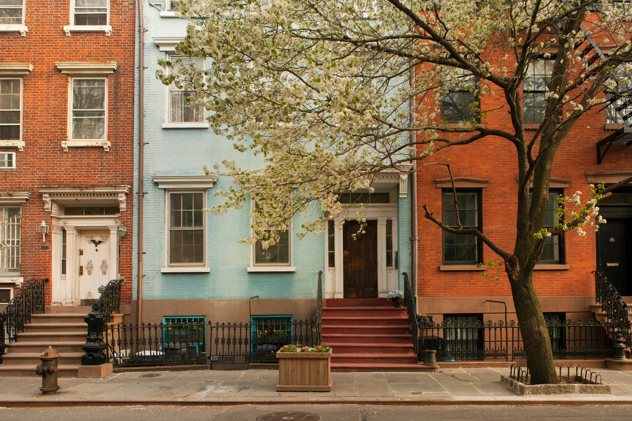 The advantages and disadvantages of renting a house in NYC