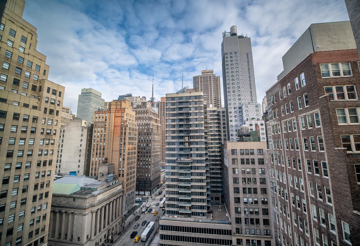 The pros and cons of using a mortgage broker when buying in NYC