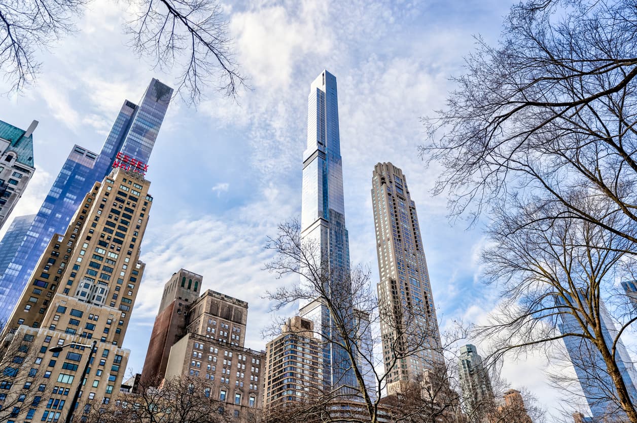 Is it a good idea to consult a lawyer before finalizing a deal sheet to buy or sell a condo, co-op, or home?