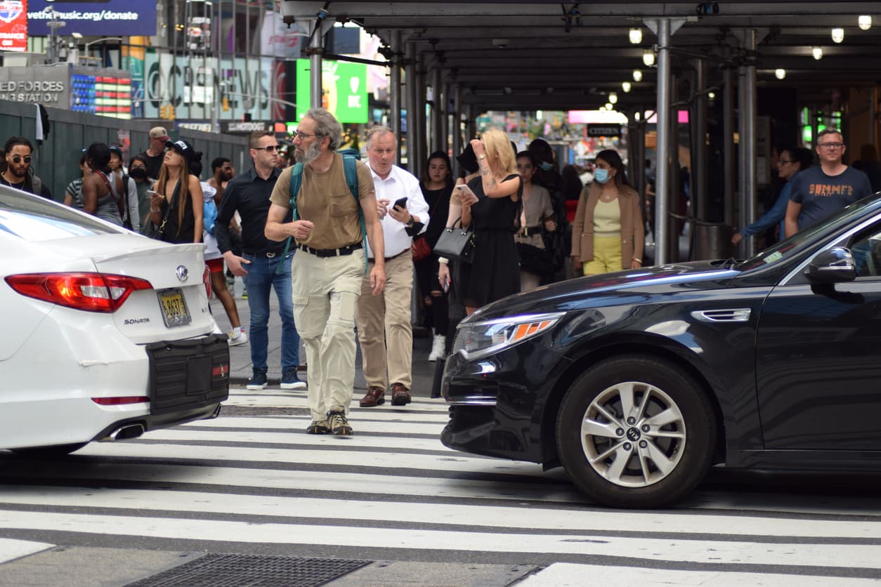 Crown Heights housing lottery, room-dividing bookshelf walls, & more