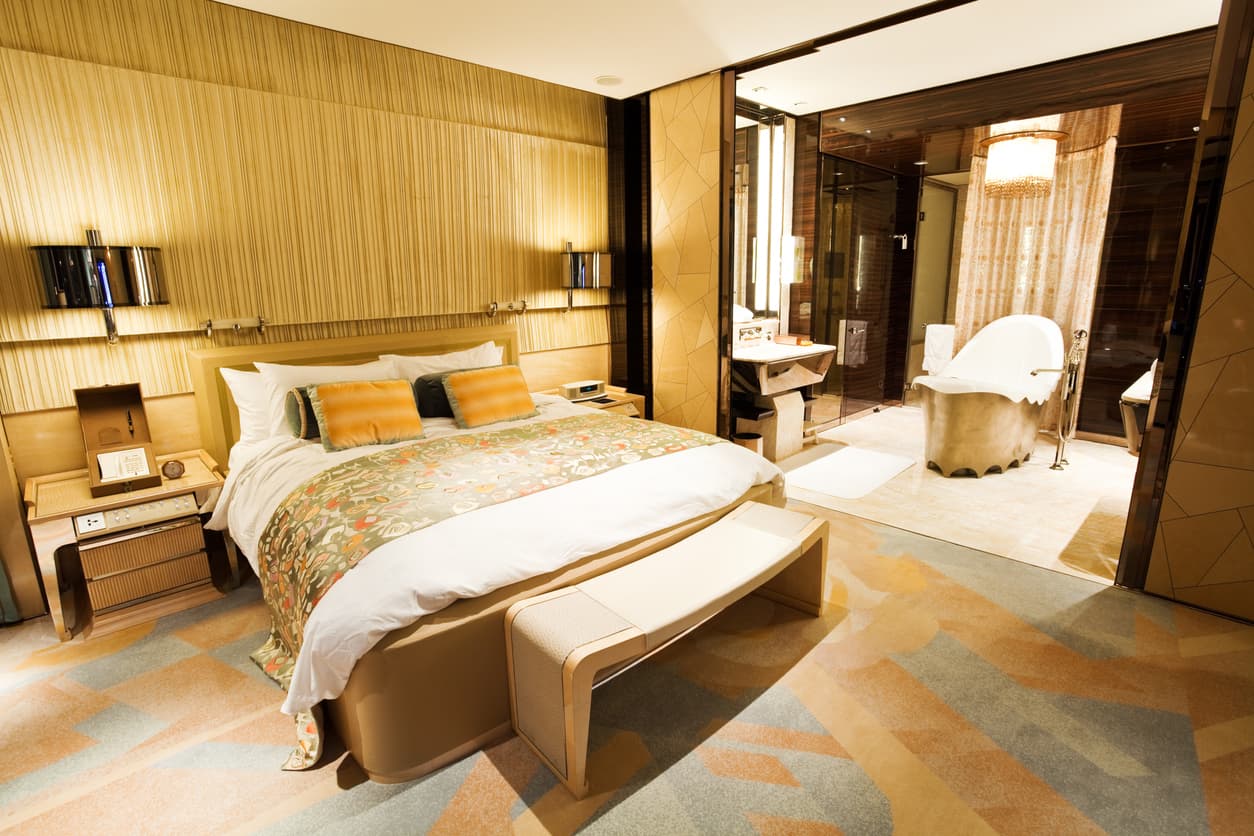 Pros and cons of the en suite bath: Privacy and easy access or romance killer?