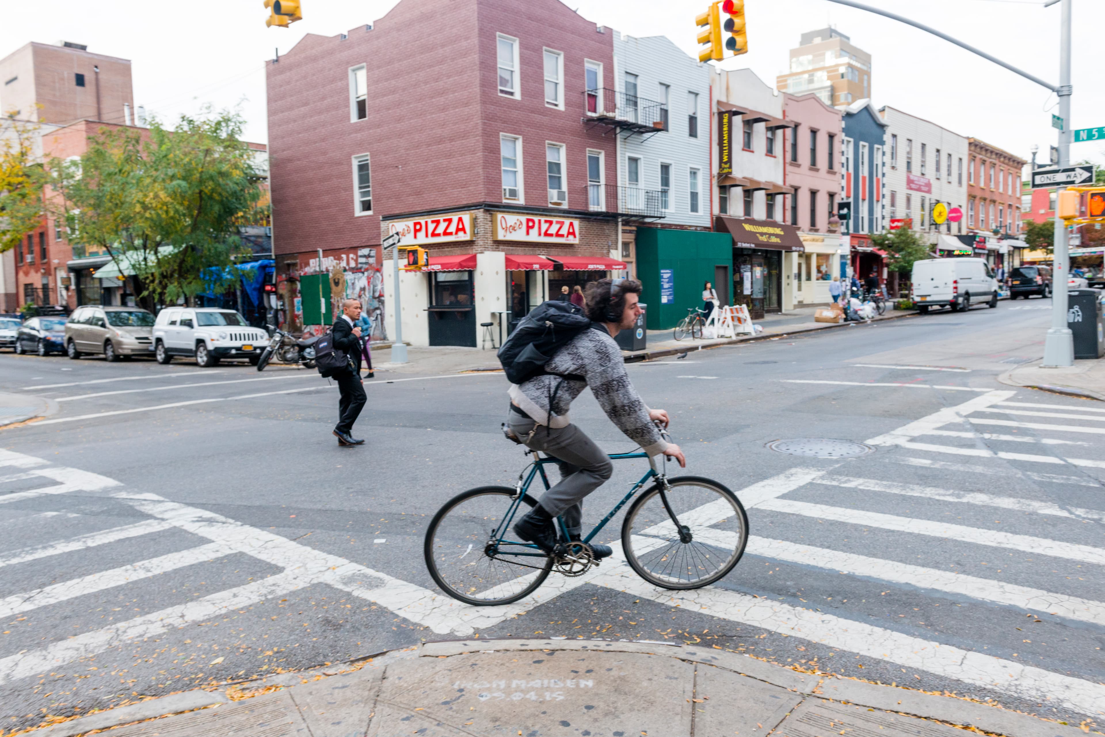 Williamsburg vs. the Lower East Side: Which neighborhood is right for you?