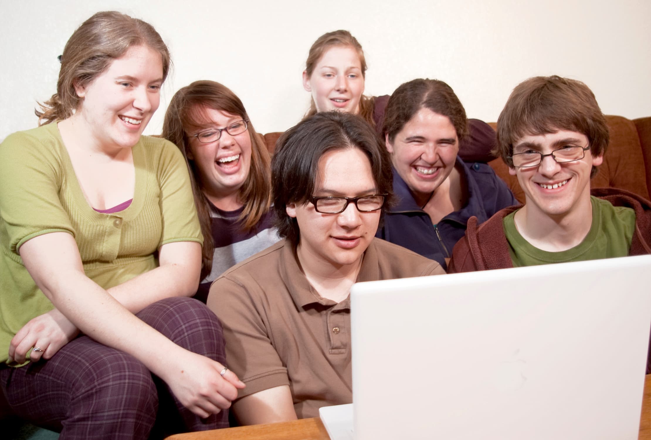 Fewer roommates, a legal lease are among New Yorkers' city living dreams