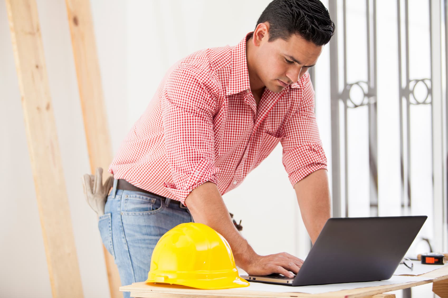 Pro tips: What qualities should you look for in a contractor? What should you avoid?