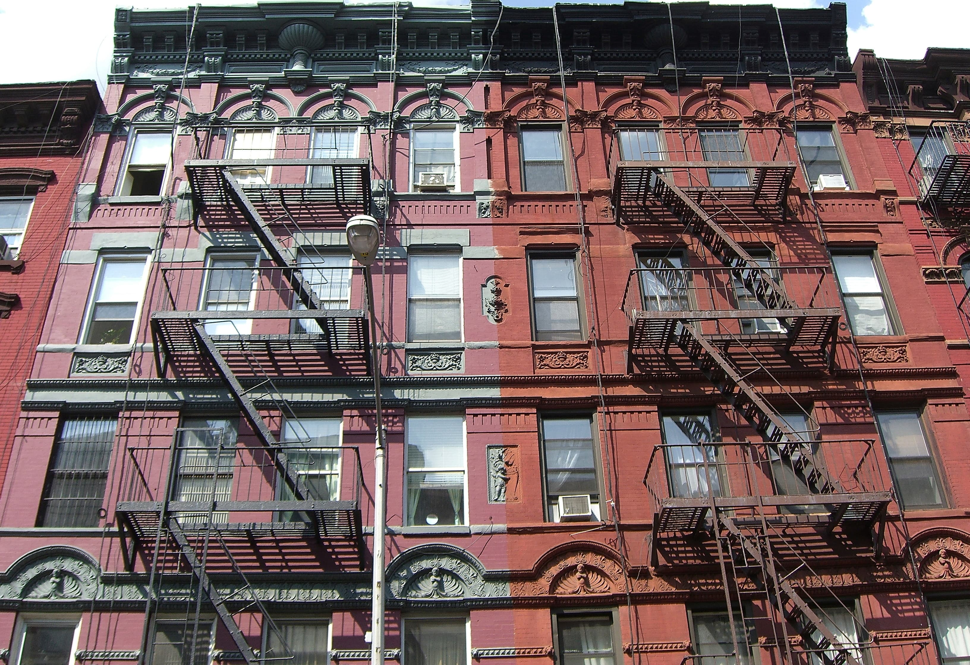 Take your pick New Yorkers: fourth-floor walkup or ground-floor apartment?