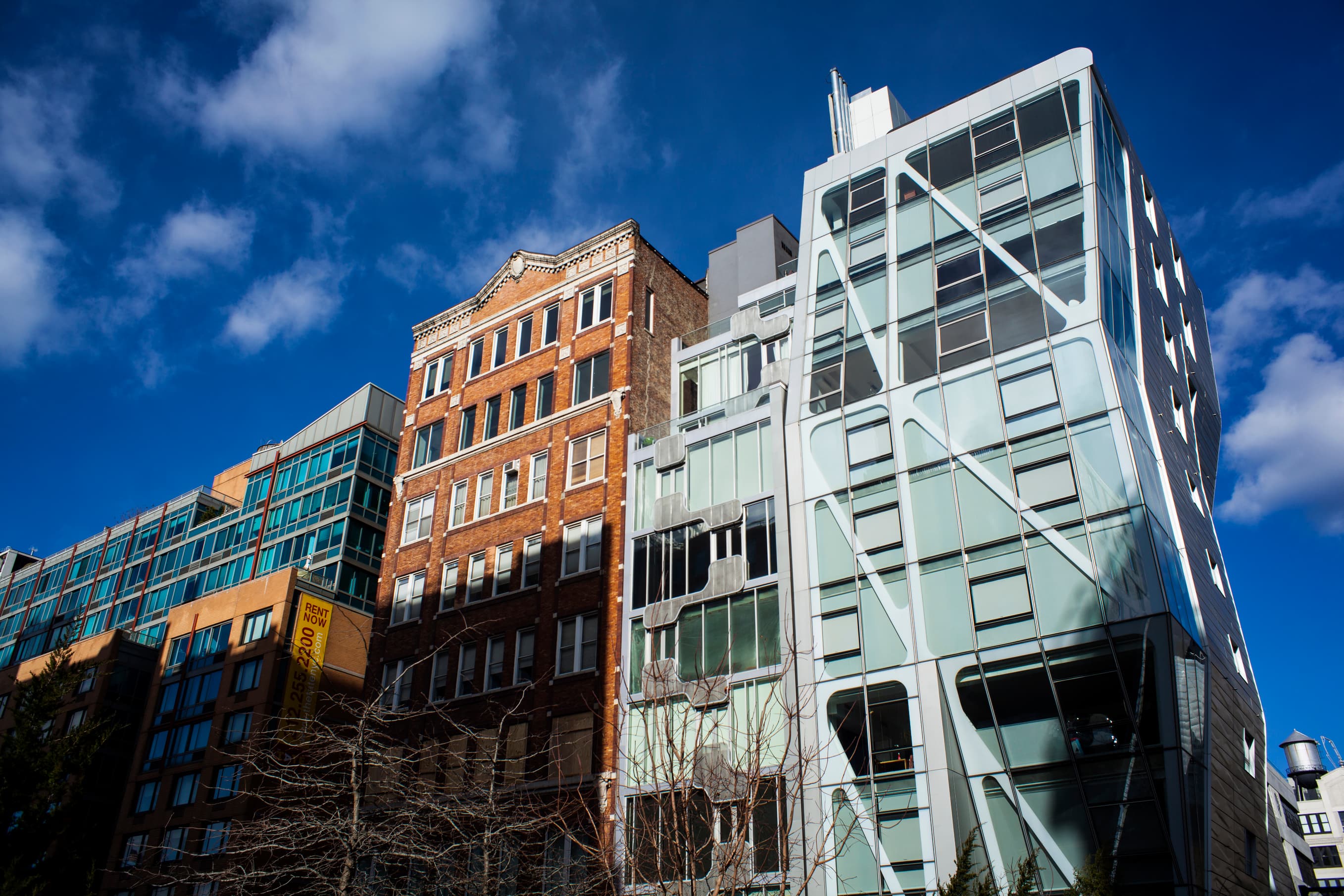 Concessions up, luxury prices down in Manhattan's rental market