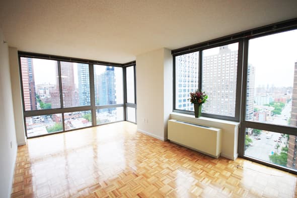 Low-Fee Rental Roundup: Chelsea, SoHo, Park Slope and more, from $1,795 to $4,700 a month