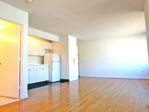 Low-Fee Rental Roundup: Gramercy, Park Slope, Long Island City, and more, from $2,100 to $4,525 a month