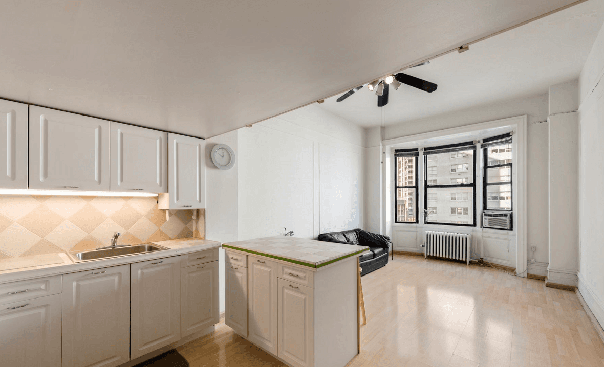 This Lincoln Square studio creates extra space with a loft bed