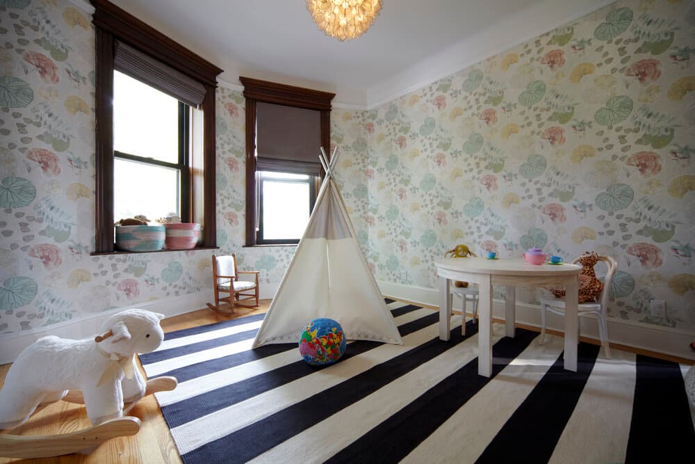 Want to try wallpaper in your NYC apartment or brownstone? Here's what you need to know