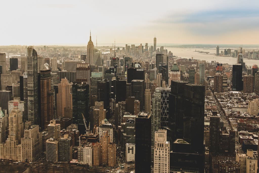 Manhattan co-op and condo sales ‘surged’ in fourth quarter