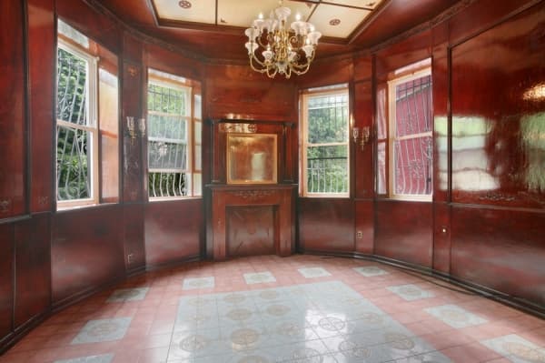 Is a dated uptown duplex with a Katharine Hepburn backstory worth $3,500 a month?