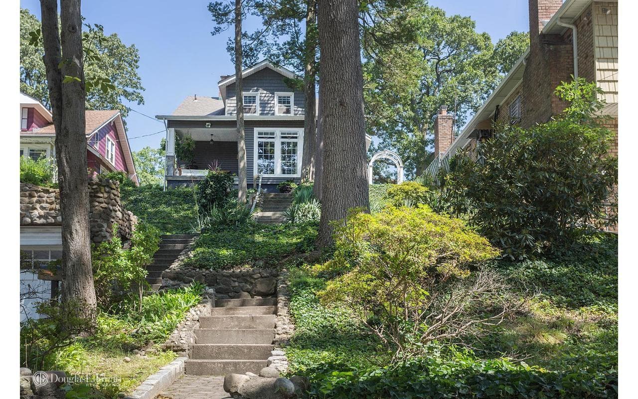 Worth checking out this weekend: 5 houses in Queens under $1 million 