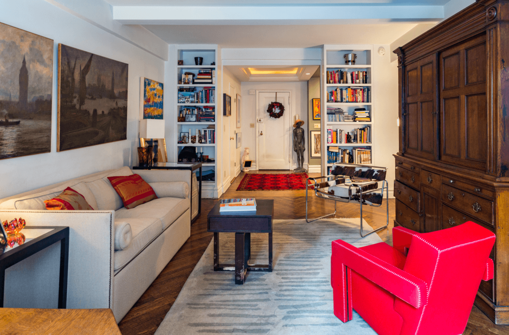 This Murray Hill studio has a cozy sleeping alcove—and a rooftop made for summertime entertaining