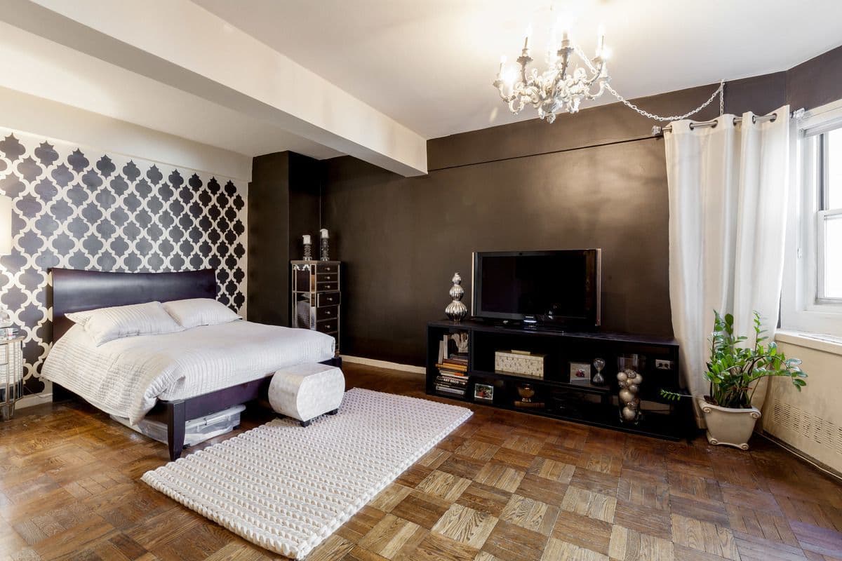 A Midtown studio with bold décor for $329,000, no board approval required