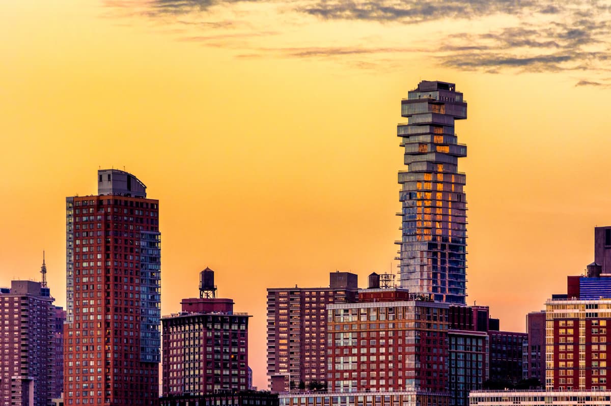 Signing on as a guarantor? Protect yourself!