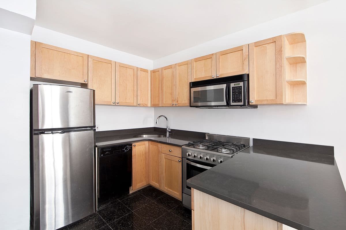 5 Manhattan one-bedroom rentals that accept guarantors