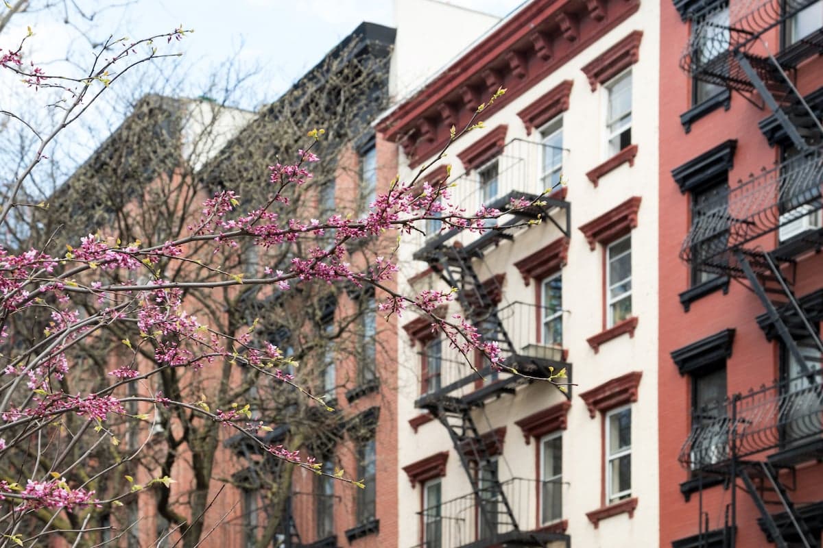 Report: NYC landlords get stingier with new lease freebies