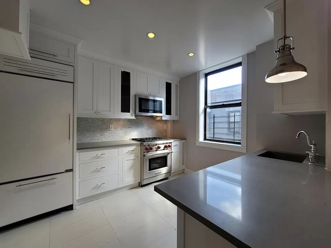 5 Manhattan two bedrooms for rent in non-doorman buildings asking under $2,650