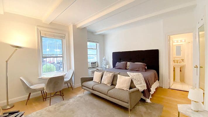5 uptown studios for rent under $2,400 with no broker fee