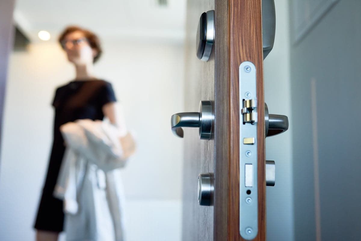 10 ways to stay safe while apartment hunting in NYC